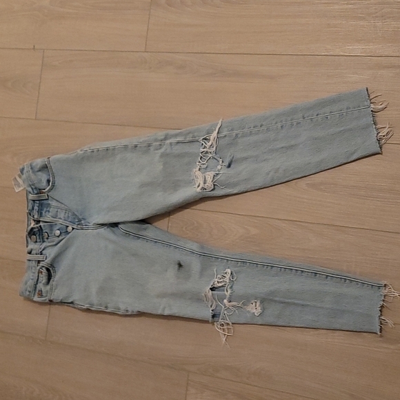 Levi wedgie ripped jeans - Picture 3 of 6